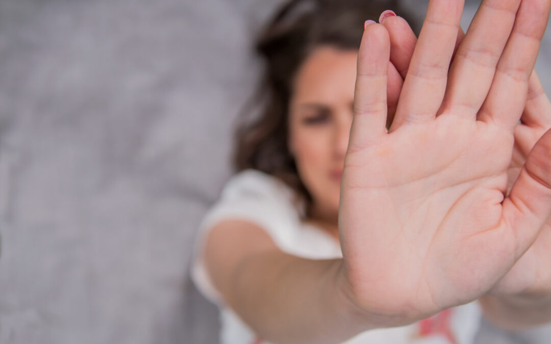 Orden de alejamiento en España: qué es, cuándo se acuerda y qué consecuencias penales tiene